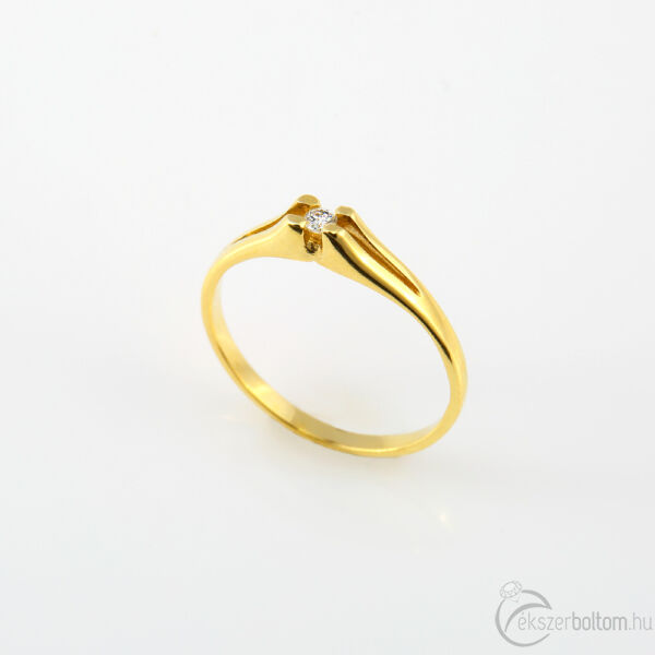 Sárga arany szoliter gyémánt gyűrű részben süllyesztett négykarmos foglalattal