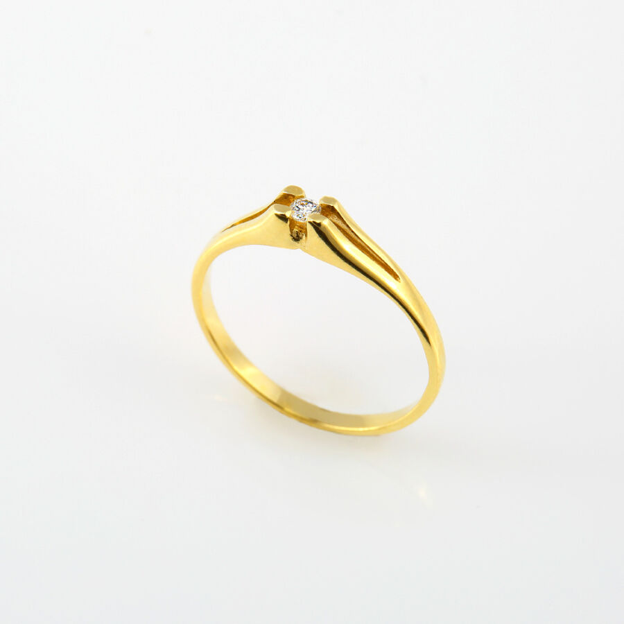 Sárga arany szoliter gyémánt gyűrű részben süllyesztett négykarmos foglalattal