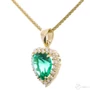 Kép 3/5 - Zöld szív medál láncon, kissé oldalról